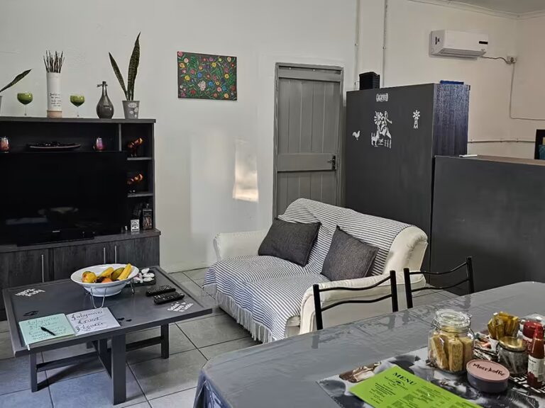 Lalapanzi Guest House Accommodation in Olifantshoek